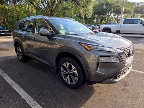Used 2023 Nissan Rogue SV w/ SV Premium B Package AWD/4WD image 2