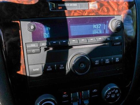 Used 2016 Chevrolet Impala LT image 17