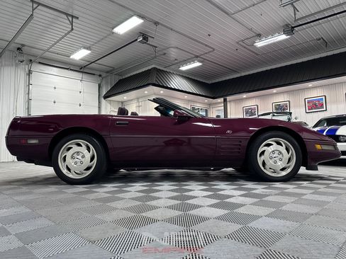 Used 1993 Chevrolet Corvette Convertible RWD image 26