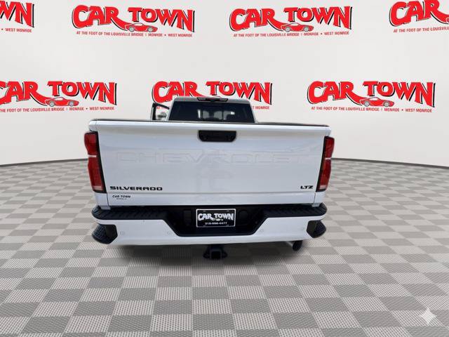 Used 2024 Chevrolet Silverado 2500 LTZ w/ LTZ Plus Package AWD/4WD image 17