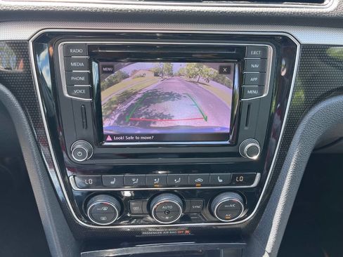 Used 2019 Volkswagen Passat 2.0T SE R-Line FWD image 31