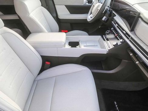Used 2025 Hyundai Santa Fe Calligraphy FWD image 19