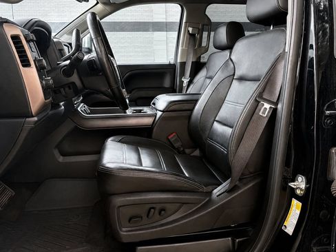 Used 2018 GMC Sierra 2500 Denali w/ Duramax Plus Package AWD/4WD image 9