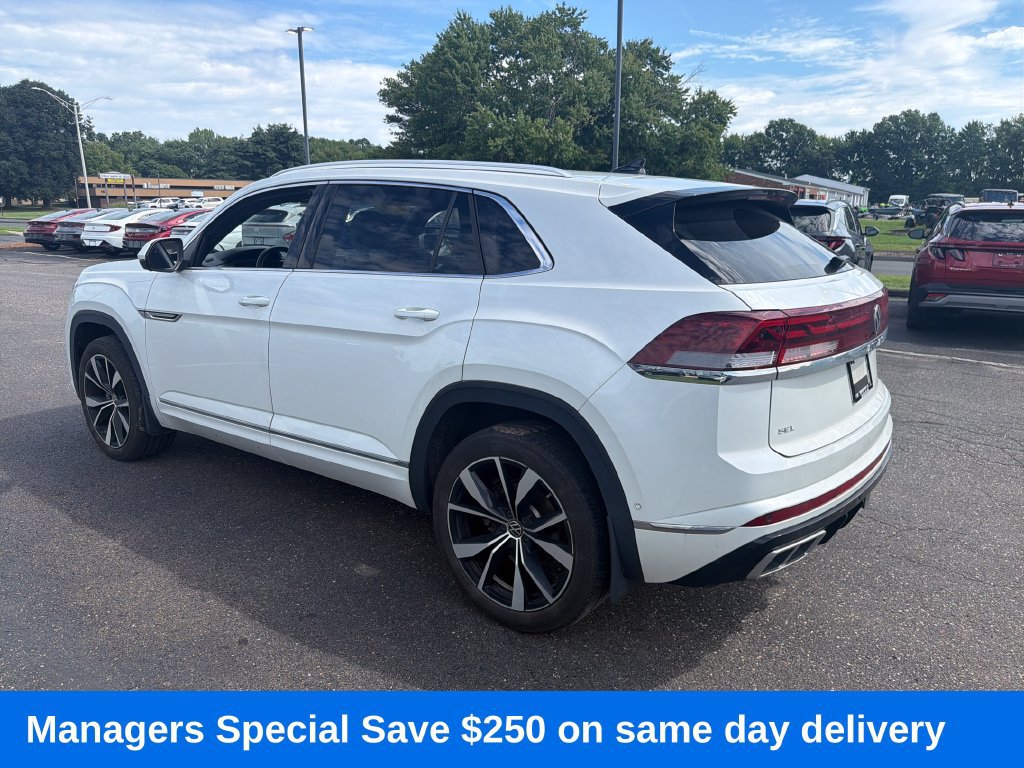 Used 2024 Volkswagen Atlas Cross Sport SEL Premium R-Line AWD/4WD image 5