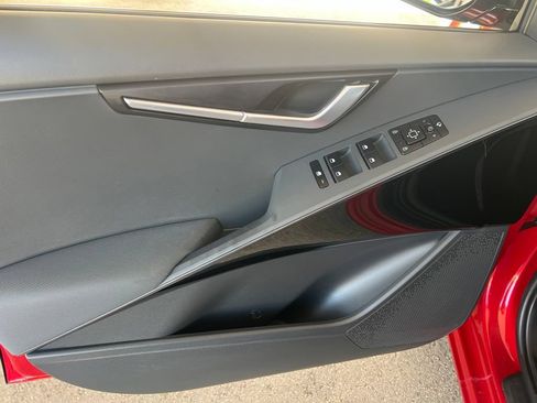 Certified 2023 Kia Niro EX Touring FWD image 7