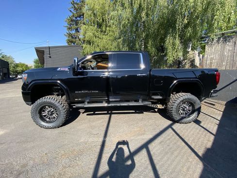 Used 2020 GMC Sierra 2500 Denali w/ Denali Ultimate Package AWD/4WD image 3