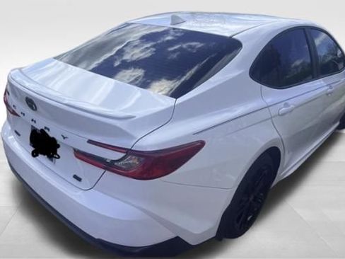 Used 2026 Toyota Camry SE image 2