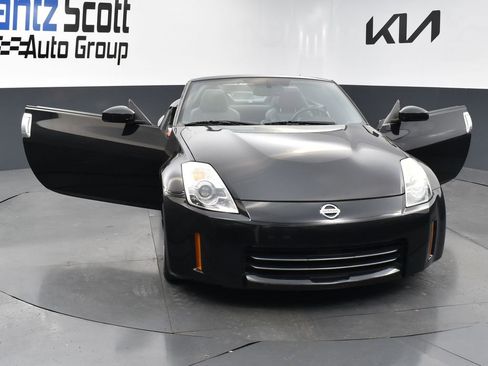 Used 2007 Nissan 350Z Touring RWD image 25