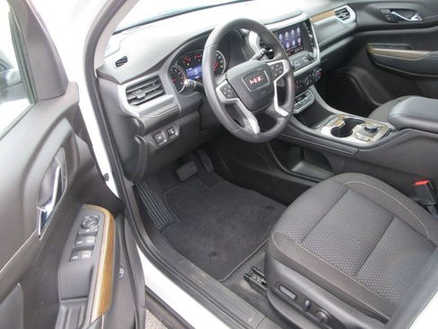 Used 2023 GMC Acadia SLE w/ Driver Convenience Package image 14