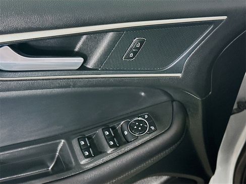 Used 2024 Ford Edge SEL image 24