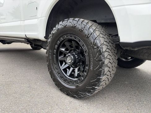 Used 2020 Ford F350 Platinum AWD/4WD image 4