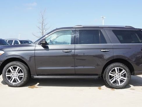 Used 2024 Ford Expedition Limited AWD/4WD image 6