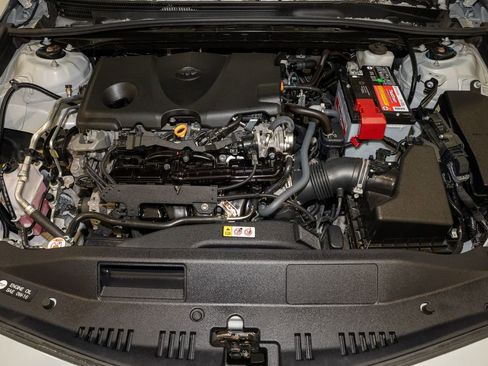 Used 2024 Toyota Camry SE image 17