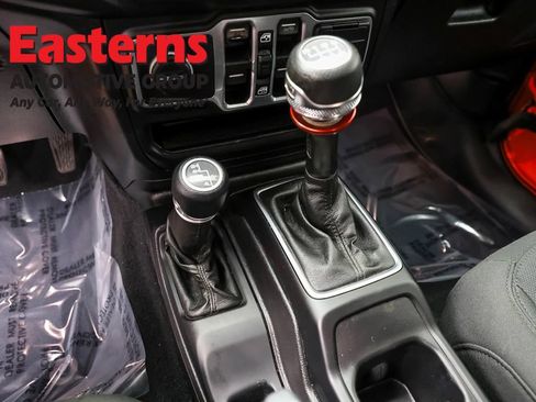 Used 2018 Jeep Wrangler Unlimited Sport S AWD/4WD image 14