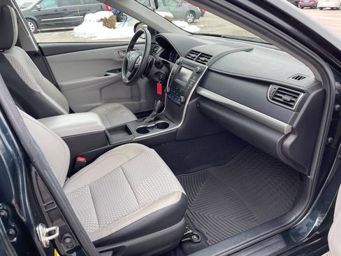 Used 2015 Toyota Camry SE image 12