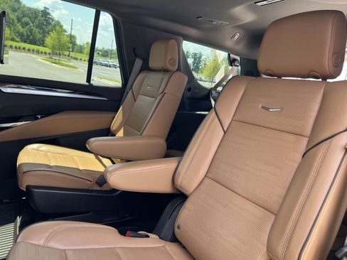 Used 2025 Cadillac Escalade Premium Luxury w/ Touring Package AWD/4WD image 31