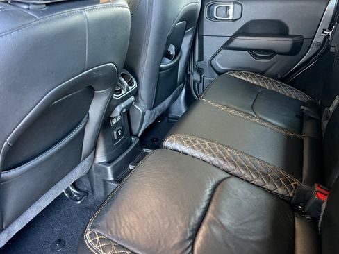 Used 2021 Jeep Wrangler Unlimited Sahara image 14