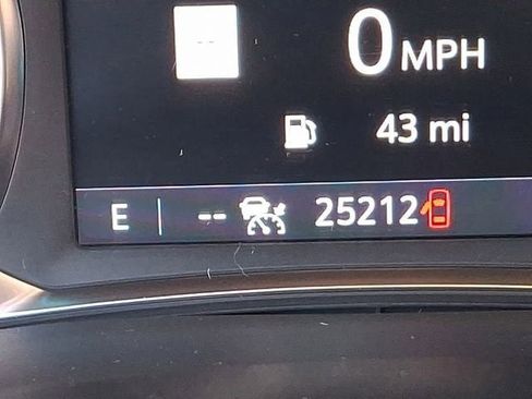 Used 2023 Chevrolet Traverse RS w/ LPO, Floor Liner Package image 29