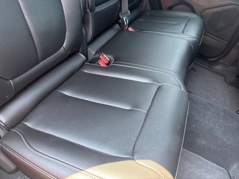 Used 2025 Jeep Grand Cherokee Limited AWD/4WD image 35