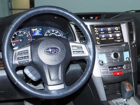 Used 2014 Subaru Outback 2.5i Limited image 17