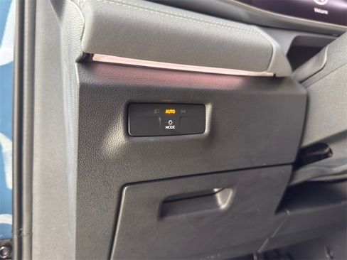 New 2026 Volkswagen Tiguan SE R-Line image 13