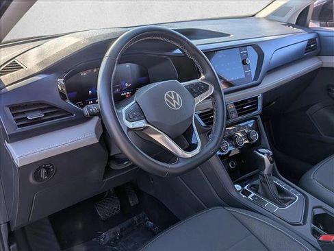 Used 2024 Volkswagen Taos SE image 10