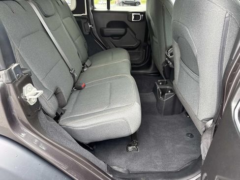 Used 2024 Jeep Wrangler Unlimited Sport AWD/4WD image 21