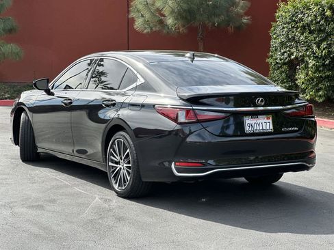 Used 2024 Lexus ES 300h w/ Premium Package FWD image 5