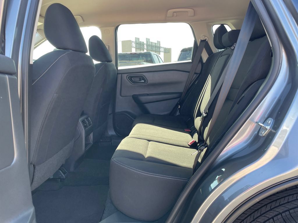 Certified 2024 Nissan Rogue S FWD image 24