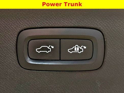 Used 2018 Volvo XC90 T8 R-Design w/ Convenience Package image 33