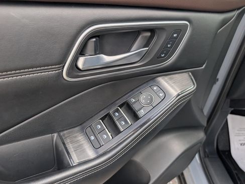 Used 2021 Nissan Rogue SL w/ Premium Package FWD image 9