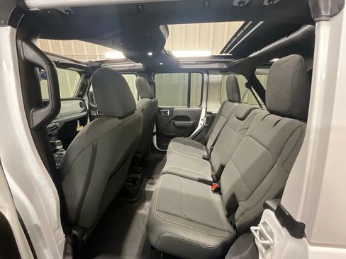 Used 2025 Jeep Wrangler Unlimited Sport AWD/4WD image 6
