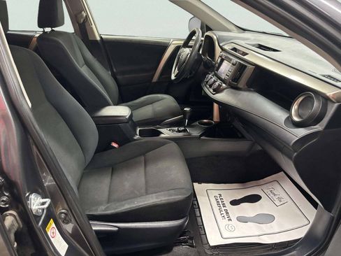 Used 2014 Toyota RAV4 LE AWD/4WD image 19