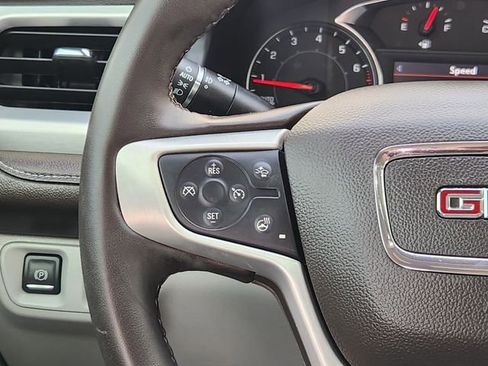 Used 2023 GMC Acadia SLT w/ Preferred Package image 28