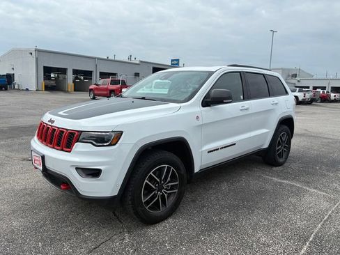 Used 2019 Jeep Grand Cherokee Trailhawk w/ Trailhawk Luxury Group AWD/4WD image 10