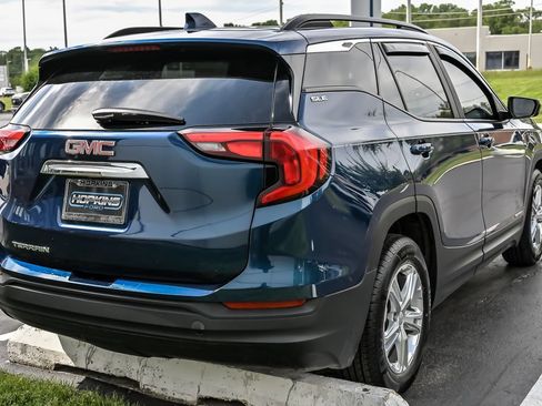 Used 2021 GMC Terrain SLE w/ Driver Convenience Package FWD image 10