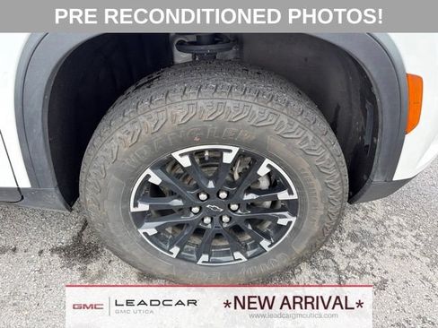 Used 2025 Chevrolet Traverse Z71 w/ LPO, Floor Liner Package AWD/4WD image 9