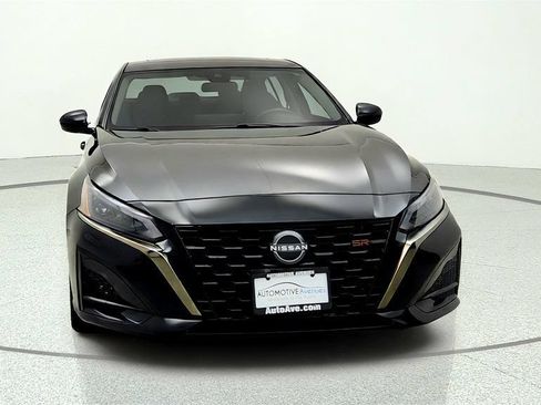 Used 2023 Nissan Altima 2.5 SR w/ SR Premium Package AWD/4WD image 2