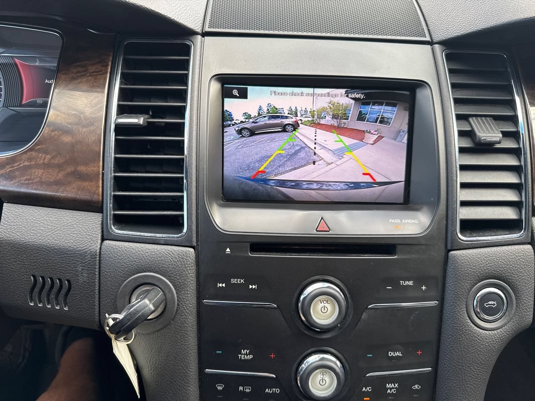 Used 2013 Ford Taurus Limited FWD image 30