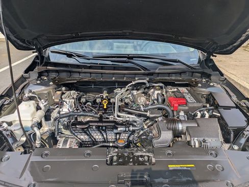 Used 2025 Nissan Altima 2.5 SV image 33