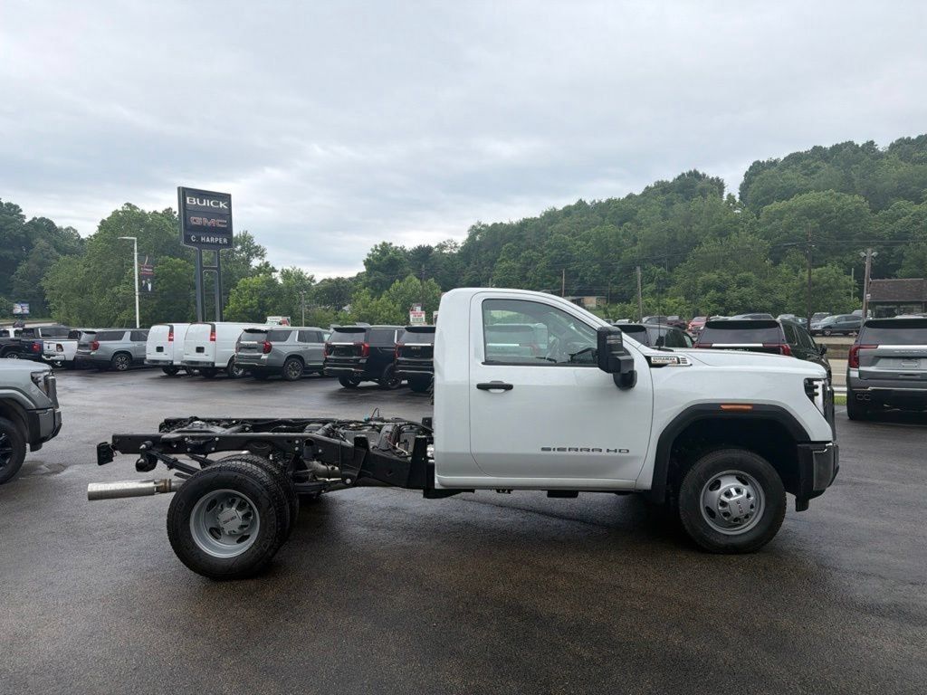Used 2026 GMC Sierra 3500 Pro w/ Fleet Convenience Package AWD/4WD image 1
