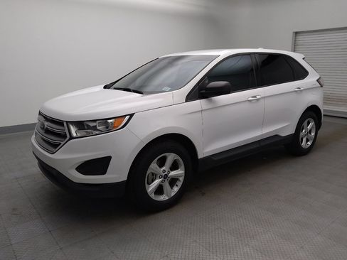 Used 2018 Ford Edge SE FWD image 2