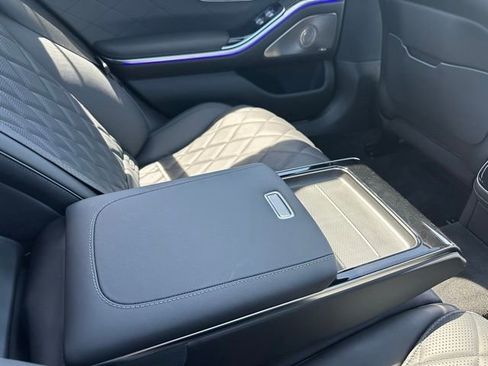 Used 2025 Mercedes-Benz S 580 4MATIC Sedan image 43