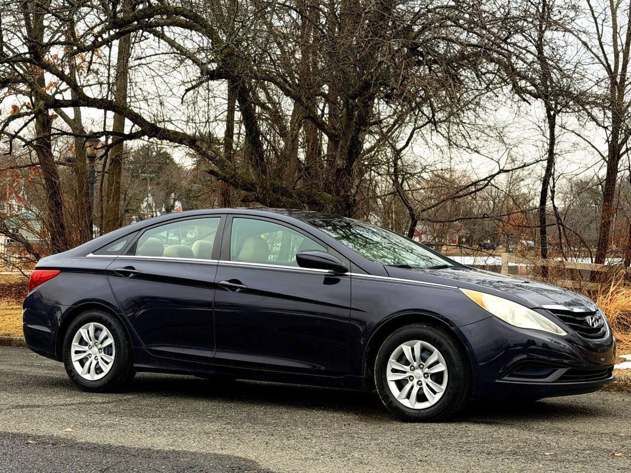 Used 2011 Hyundai Sonata GLS FWD image 6