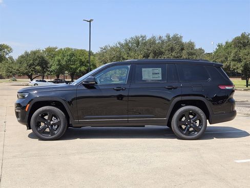 New 2025 Jeep Grand Cherokee L Limited w/ Black Appearance Package image 3