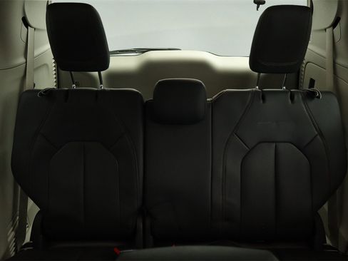 Used 2019 Chrysler Pacifica Touring-L image 22