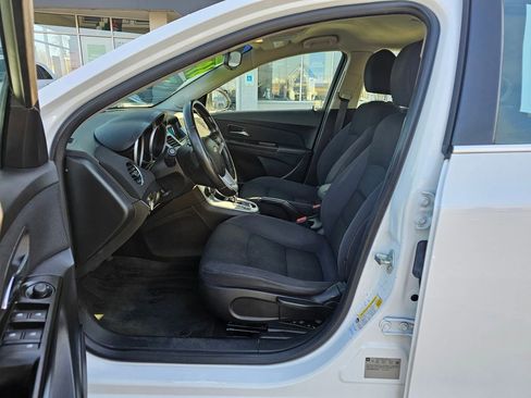 Used 2014 Chevrolet Cruze LT image 17