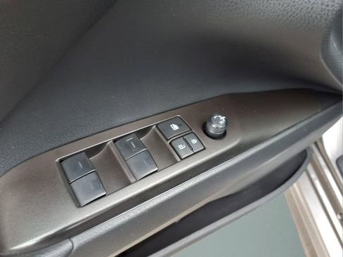 Used 2022 Toyota Camry SE w/ Cold Weather Package FWD image 11