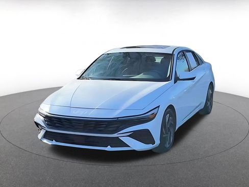 Used 2025 Hyundai Elantra SEL image 7