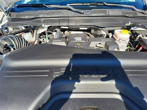 Used 2024 RAM 2500 Tradesman w/ Chrome Appearance Group image 17